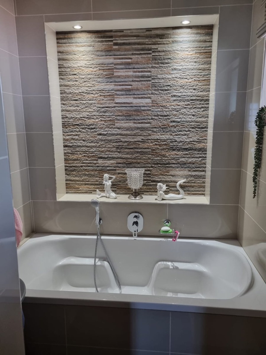 3 Bedroom Property for Sale in Vaalpark Free State